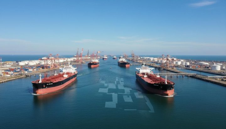 Саудовская Аравия меняет маршруты экспорта нефти из-за напряженности в Ормузском проливе